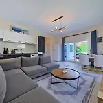 2 Bedroom With Private Pool וילה