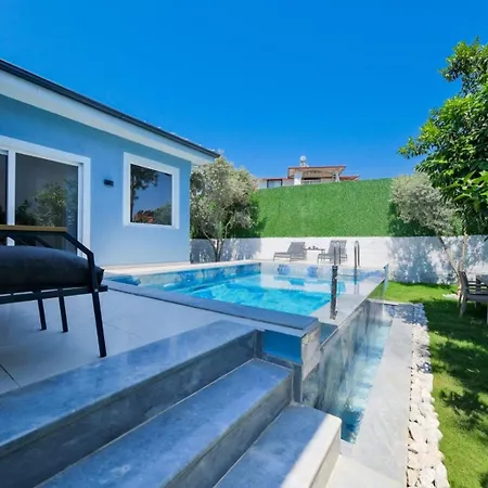 2 Bedroom With Private Pool *